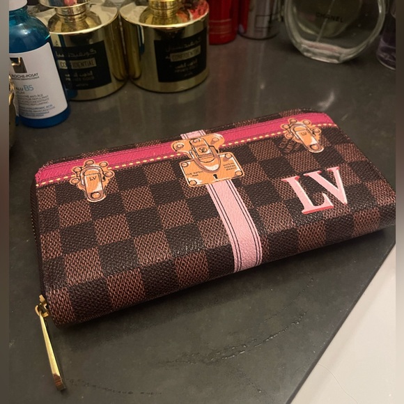 LV MONOGRAM CANVAS WALLET - Picture 5 of 9